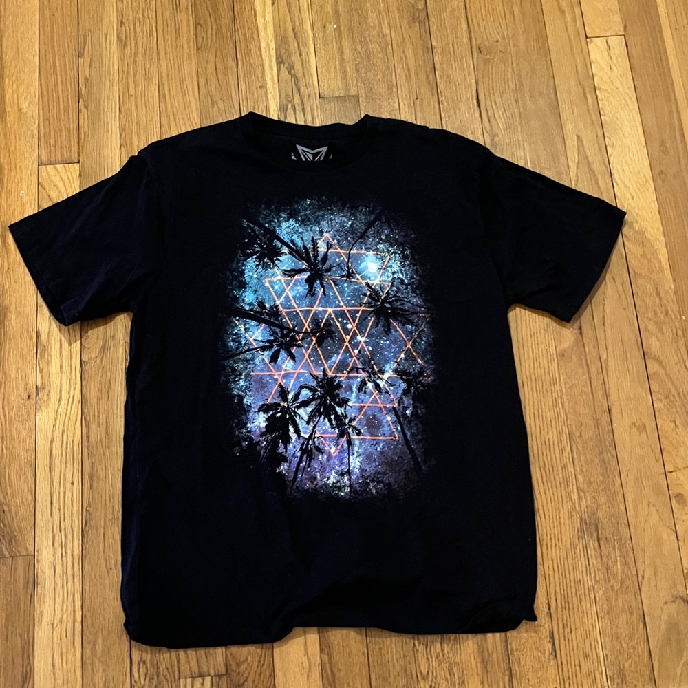 Univibe black graphic palm tree tee shirt size large men’s